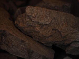 炭インソールは足の臭いにどのような効果があるのか？