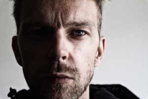 足の臭いが気になる人のための効果的な対策は？